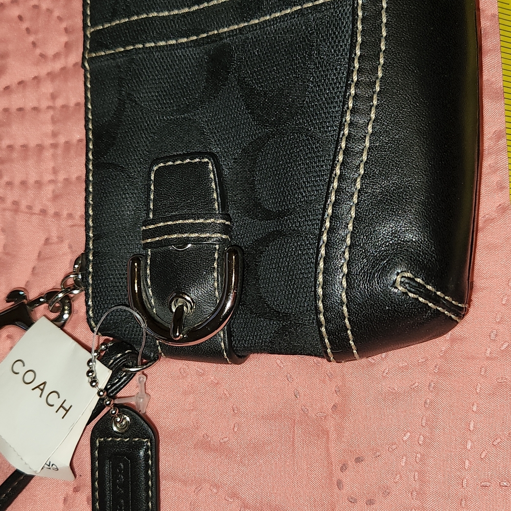 Coach NWT Wristlet Bag